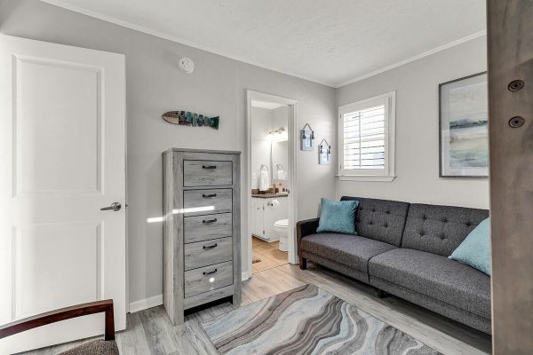 6afe3077-4c64-4bad-b5d5-effd260143ca