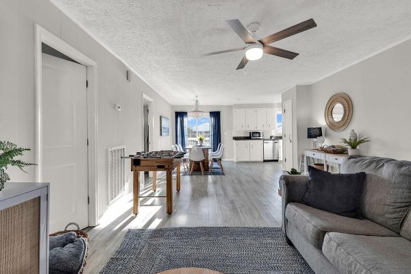 acccd1d0-a3b6-415c-acb9-346e4ba6b644